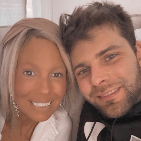 Meet your Posher, Jenny - Picture 2 of 15